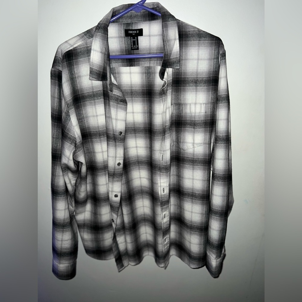 Forever 21 Men’s Plaid Long Sleeve Button Up Shirt
